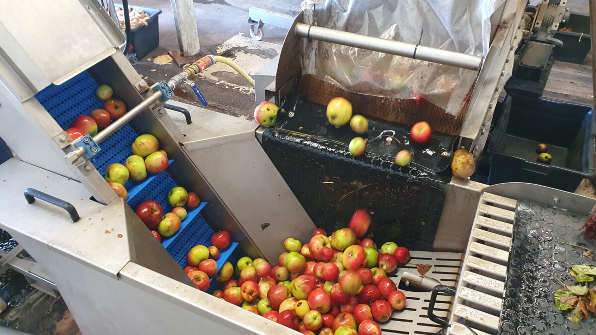 Wolfschlugener Apfelsaft erhältlich